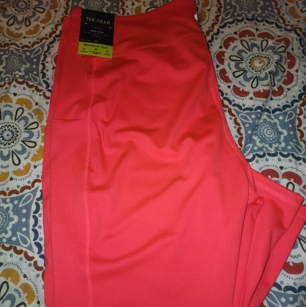 NWT Bright Pink Tek Gear 2XL Work Out Bottoms